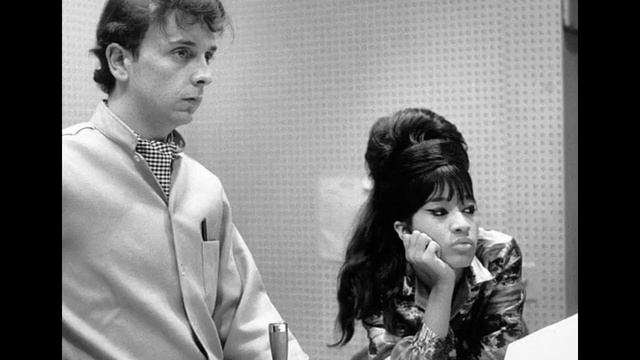 Ronnie Spector with Joey Ramone: You Can't Put Your Arms Around a Memory смотреть онлайн