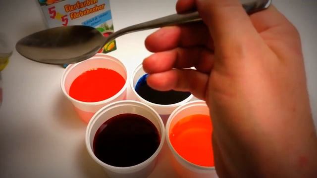 КРАСИМ ЯЙЦА. РАЗНЫЕ ЦВЕТА смотреть онлайн