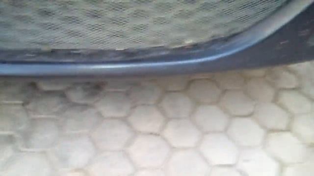 Сетка на нижнюю  решётку радиатора Рено Логан