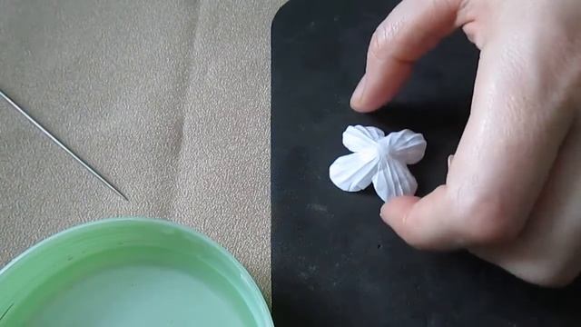 Скрапбукинг Цветы из бумаги с 4 лепестками своими руками Видео мастер класс / Paper flowers смотреть онлайн