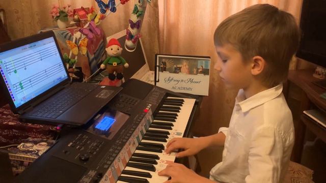 Vasya. Ознакомление на 5 презентации: Бетховен. Патетическая соната. смотреть онлайн