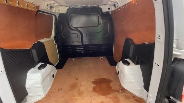 Ford Transit Courier 1.5 TDCi Trend L1 EU6 5dr YN18MFO смотреть онлайн
