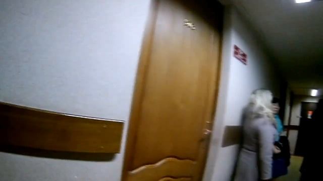 пристав стал выгонять нас как слушателей сразу после 17.00 смотреть онлайн