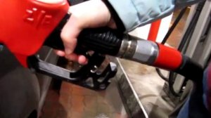 Как правильно действовать на заправке.