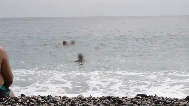 Прибой Черного моря. Пицунда. Абхазия смотреть онлайн