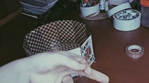 Шляпа из игральных карт.