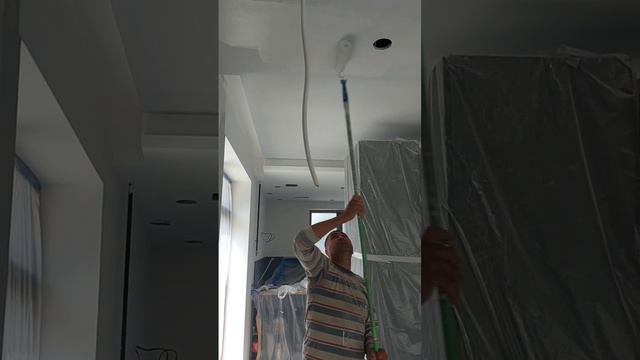 Красим потолок #отделочныеработы #стройка #малярныеработы #dulux #ремонтквартир #покраскапотолка смотреть онлайн