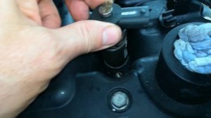 Hyundai Starex демонтаж закисших форсунок в гильзах колодцев