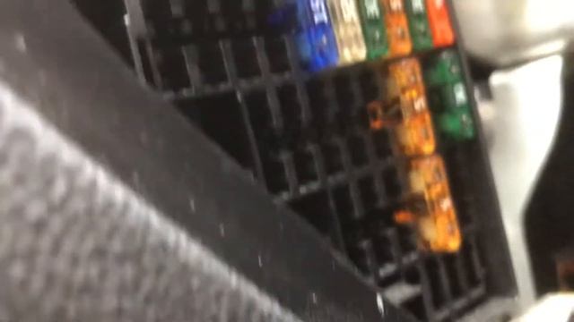 vw Skoda superb Octavia cigarette lighter fuse location power socket not working fix смотреть онлайн