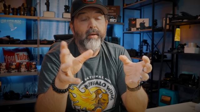 Why the Canon EOS R6 Will Be My Next Camera and Not the Canon R5! смотреть онлайн