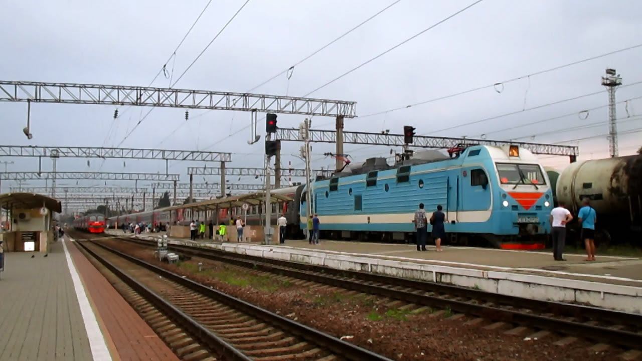 Прибытие ЭП1П-028 с поездом №607 Владикавказ - Анапа смотреть онлайн