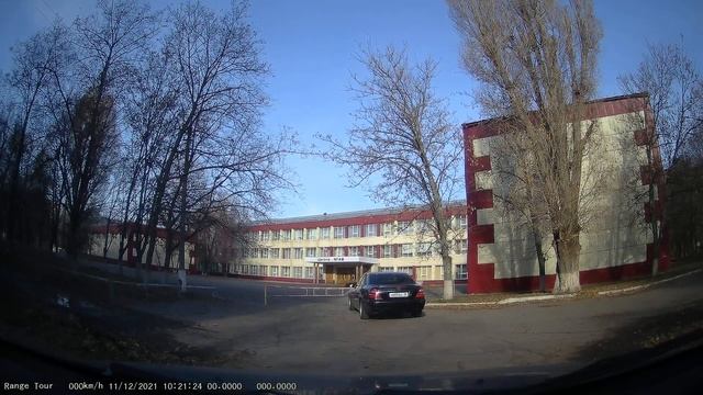 Луганск, ул. 30-летия Победы, кв. Левченко. 48-я школа 2021/11/12 смотреть онлайн