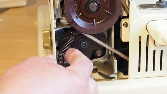 Sewing Machine Belt Tension Adjustment - Bernina Record 730 смотреть онлайн