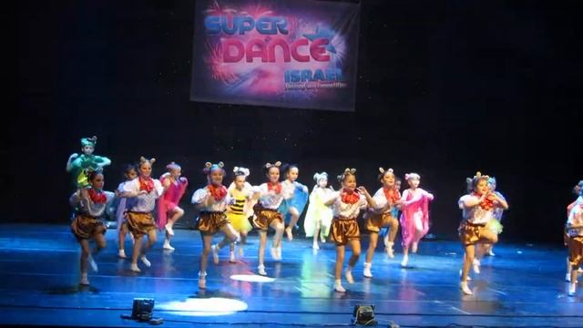 להקת "סורפריז" ערד 8.3.2015 - Танцевальный ансамбль Сюрпрайз г. Арад смотреть онлайн