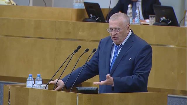 Кто не хочет жить в цифровом мире, мы дадим топор в руки и в лес смотреть онлайн