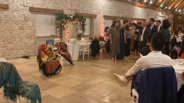 Прощание молодой девушки с девичеством и родительское благословение в старой традиции. Свадьба 2021 смотреть онлайн