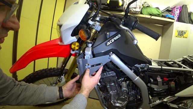 Монтаж бака Acerbis на HONDA CRF250L / Installation of Acerbis tank смотреть онлайн