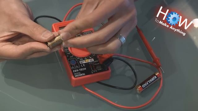 How to Use a Multimeter as Battery Tester смотреть онлайн
