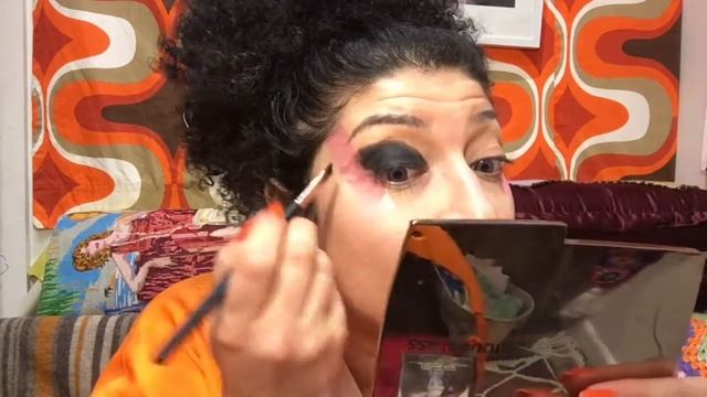 Shampoo TV Punk Inspired Black Winged Eye Makeup Tutorial using Jeffree Star Beauty Killer Palette смотреть онлайн