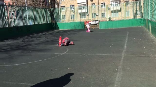 Гонки на самокатах смотреть онлайн