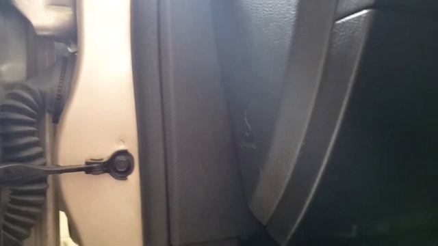 Ford Fusion 2013 - 2016 Radio Removal And Location For An Accessory Wire For Remote Turn On