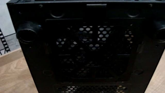 Aerocool Xpredator X1 - Распаковка и краткий обзор смотреть онлайн