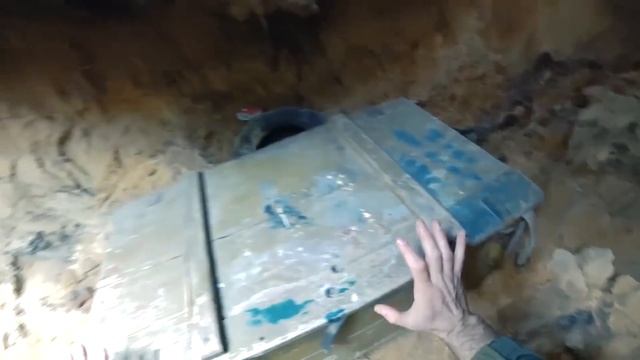 НАШЛИ ЯЩИК С ОРУЖИЕМ КОНТРАБАНДИСТОВ В ЛЕСУ. СХРОН ОРУЖИЯ В ЗЕМЛЯНКЕ. СНАЙПЕР СВД 1 ЧАСТЬ смотреть онлайн