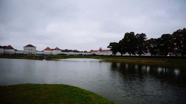 In front of Nymphenburg Palace смотреть онлайн