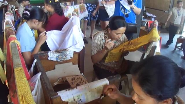 Balinese women sewing 2011 смотреть онлайн