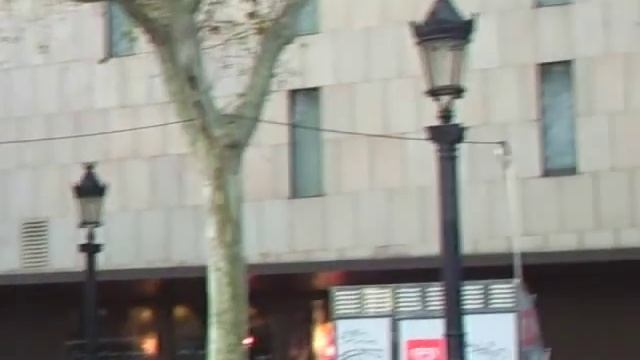 BARCELONA EDIFICI EL CORTE INGLES PLAÇA CATALUNYA смотреть онлайн