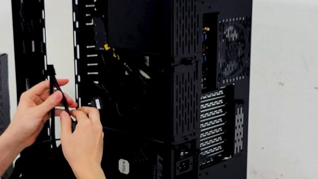 "AMD 3970X, RTX3090" The ultimate gold and black customized water-cooled PC. смотреть онлайн