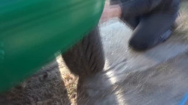 Примерили зимнее колёса на "Кузнечик " Мерседес 208 Т1 смотреть онлайн