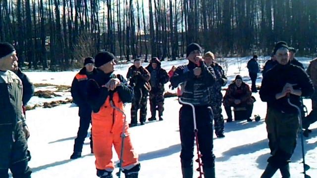 Зимняя спортивная рыбалка г. Людиново. 3 часть (скоростное бурение) смотреть онлайн