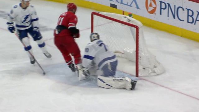 Jordan Staal scores on breakaway with artful deke смотреть онлайн