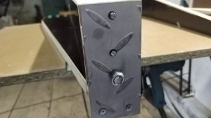 Стол для ручной циркулярки , часть 1 поперечный упор !