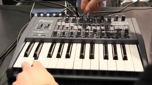 Arturia Minibrute - audioMIDI.com NAMM 2012 смотреть онлайн