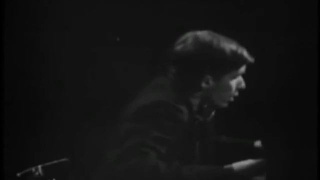 Glenn Gould - Bach Piano Concerto No. 5 in F minor, BWV 1056 - Vladimir Golschmann смотреть онлайн