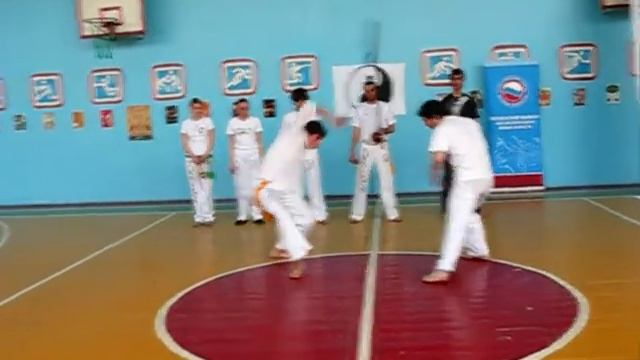 Капоэйра на дне Тайцзы 2010 в Пензе.wmv смотреть онлайн