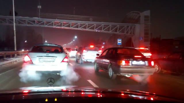 Алматы, пробки на дорогах из за землетрясения смотреть онлайн