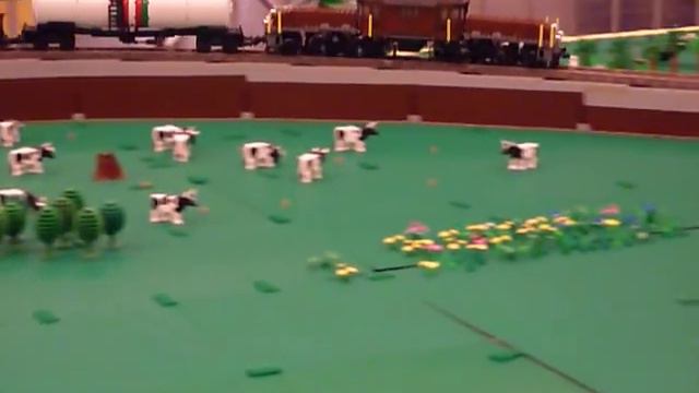 LEGO Crocodile With Power Functions At LEGO Fanwelt 2010 [descent]