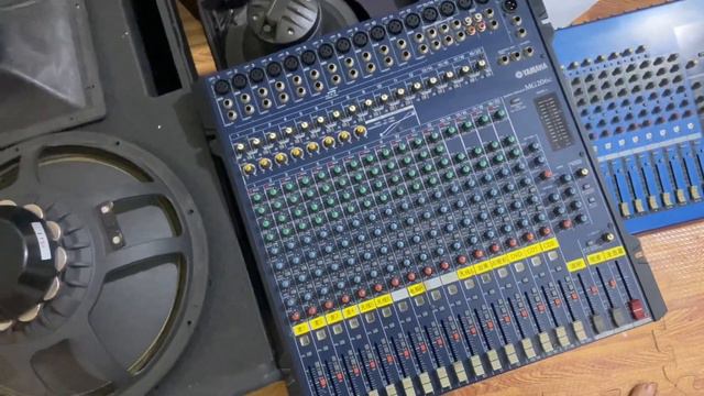 Mixer mackie onyx 1620. Prodx4. Yamaha 01x. Về nhiều loại mời các bác смотреть онлайн