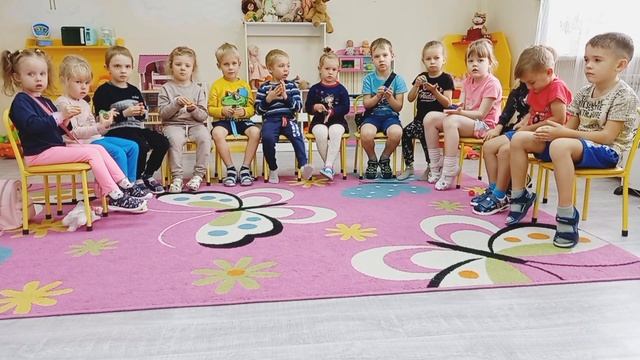 Молодёжная (старшая группа). Аппликация "осень" смотреть онлайн