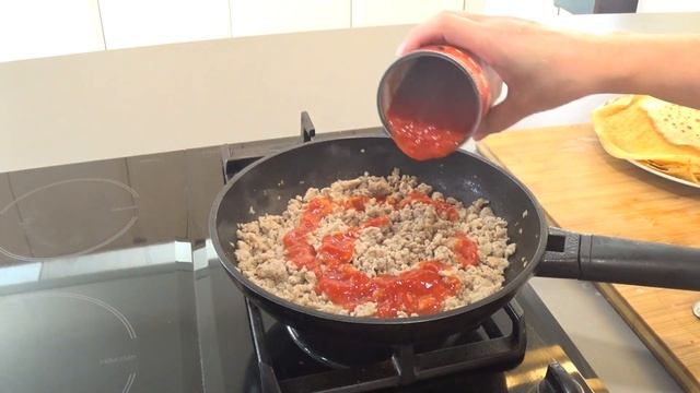Рецепт Вкусных Блинов с Начинкой из Мяса на Масленицу смотреть онлайн