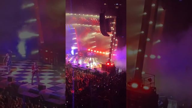 The 5SOS Show - MSG 8/21/23 (pt 1) смотреть онлайн