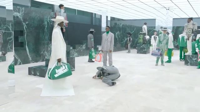 Louis Vuitton Paris Man FW 21-22 смотреть онлайн