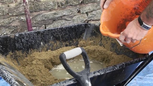 Mixing sand and cement mortar using a plasticiser admix смотреть онлайн