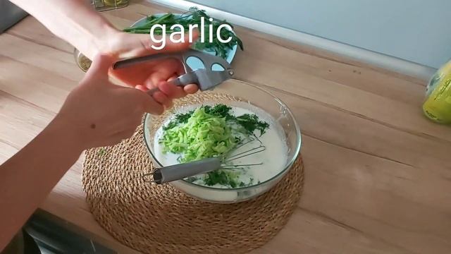 Турецкий Джаджик ( Cacik ). Окрошка из йогурта и свежего огурца. | Летнее блюдо | Turkish food смотреть онлайн