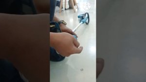 Makita DUR193Z ម៉ូទ័រកាត់ស្មៅប្រើខ្សែជ័រ, ថ្ម18V ១កូន(តួ)#makita #cordlesstools 071 5252 055 ?