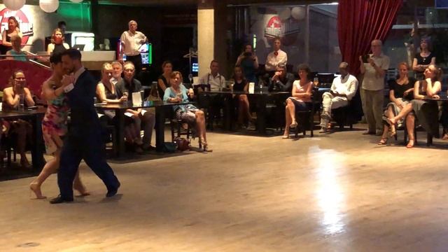 Matias Iriarte & Laura Grandi, Milonga Brava смотреть онлайн