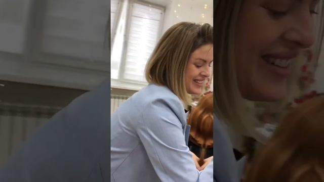 Градуированное карэ на очень густой волос смотреть онлайн